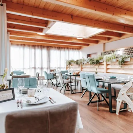 Szálloda Adelwoehrer - Am Hof *