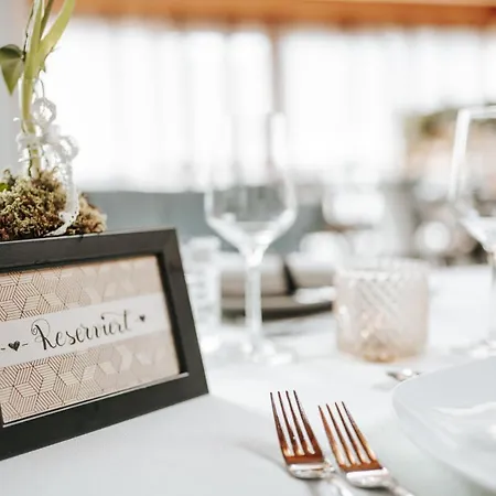 ホテル Adelwoehrer - Am Hof *