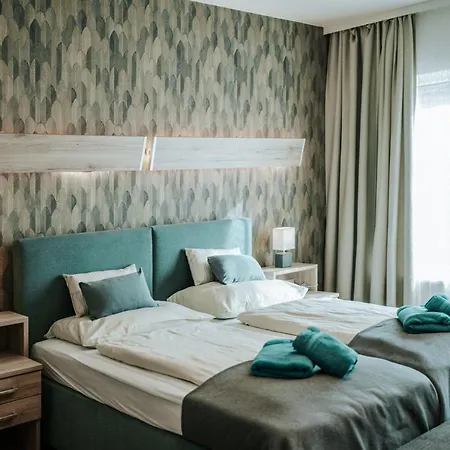 Adelwoehrer - Am Hof * Falting