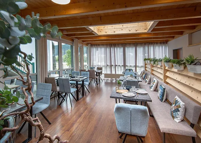 Adelwoehrer - Am Hof * Falting