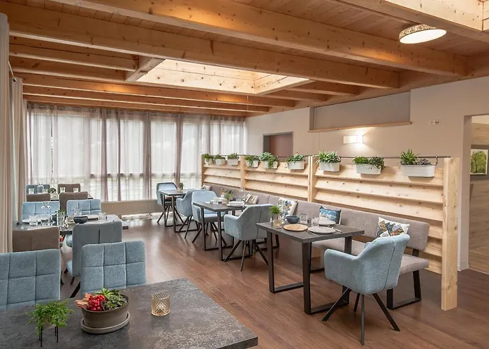 Adelwoehrer - Am Hof * Falting