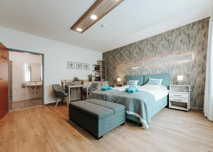 Adelwoehrer - Am Hof